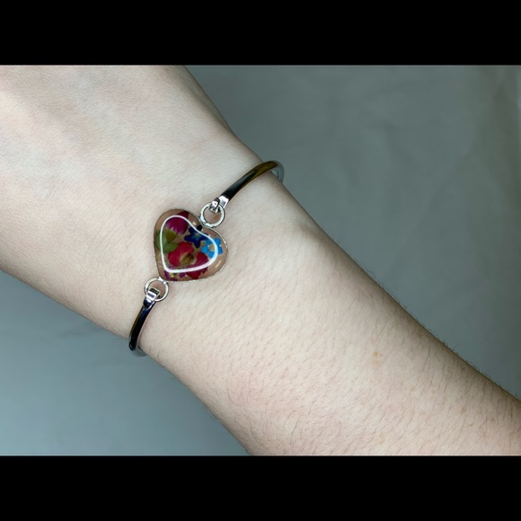 Silver clear flower bangle - Picture 1 of 4